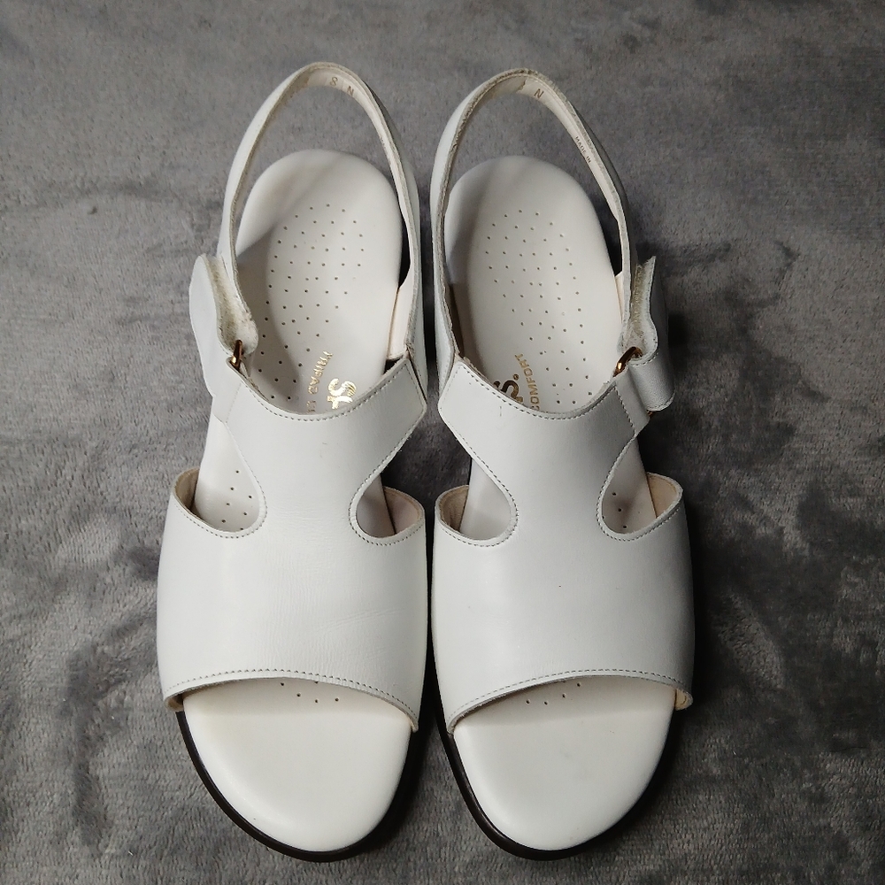 SAS‎ White Leather Sandals - Picture 2 of 16